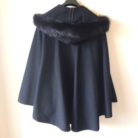MARIE CLAIRE Black Cape - Picture 8 of 12